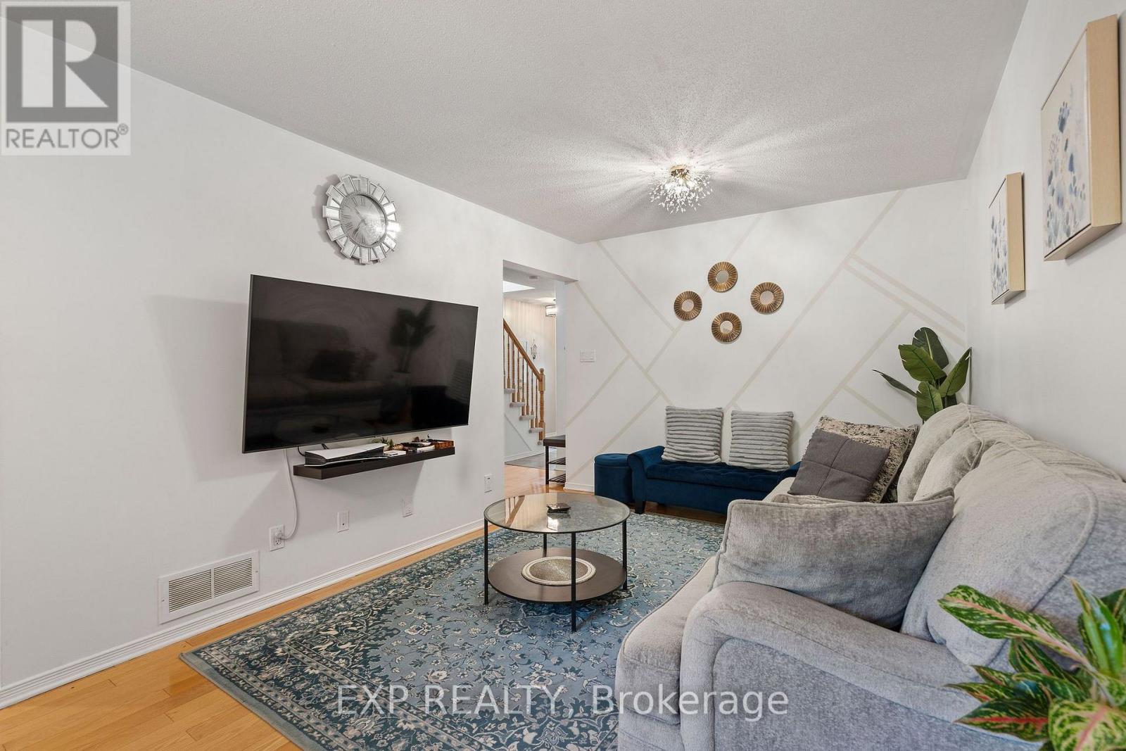 122 Markland Crescent, Ottawa, Ontario  K2G 5Z7 - Photo 5 - X13845188