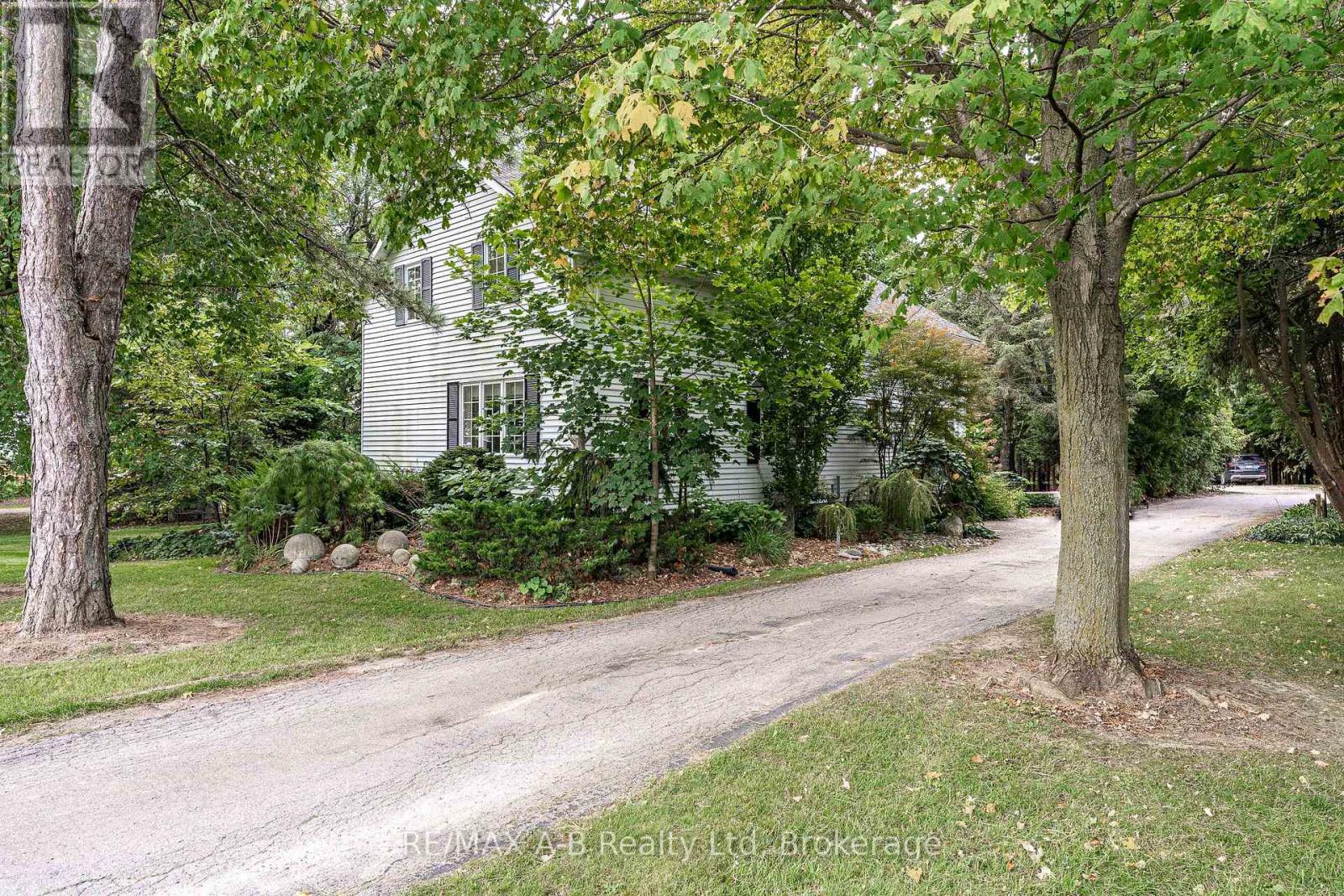 4811 Whalen Line, Lucan Biddulph, Ontario  N0M 1V0 - Photo 8 - X13845286