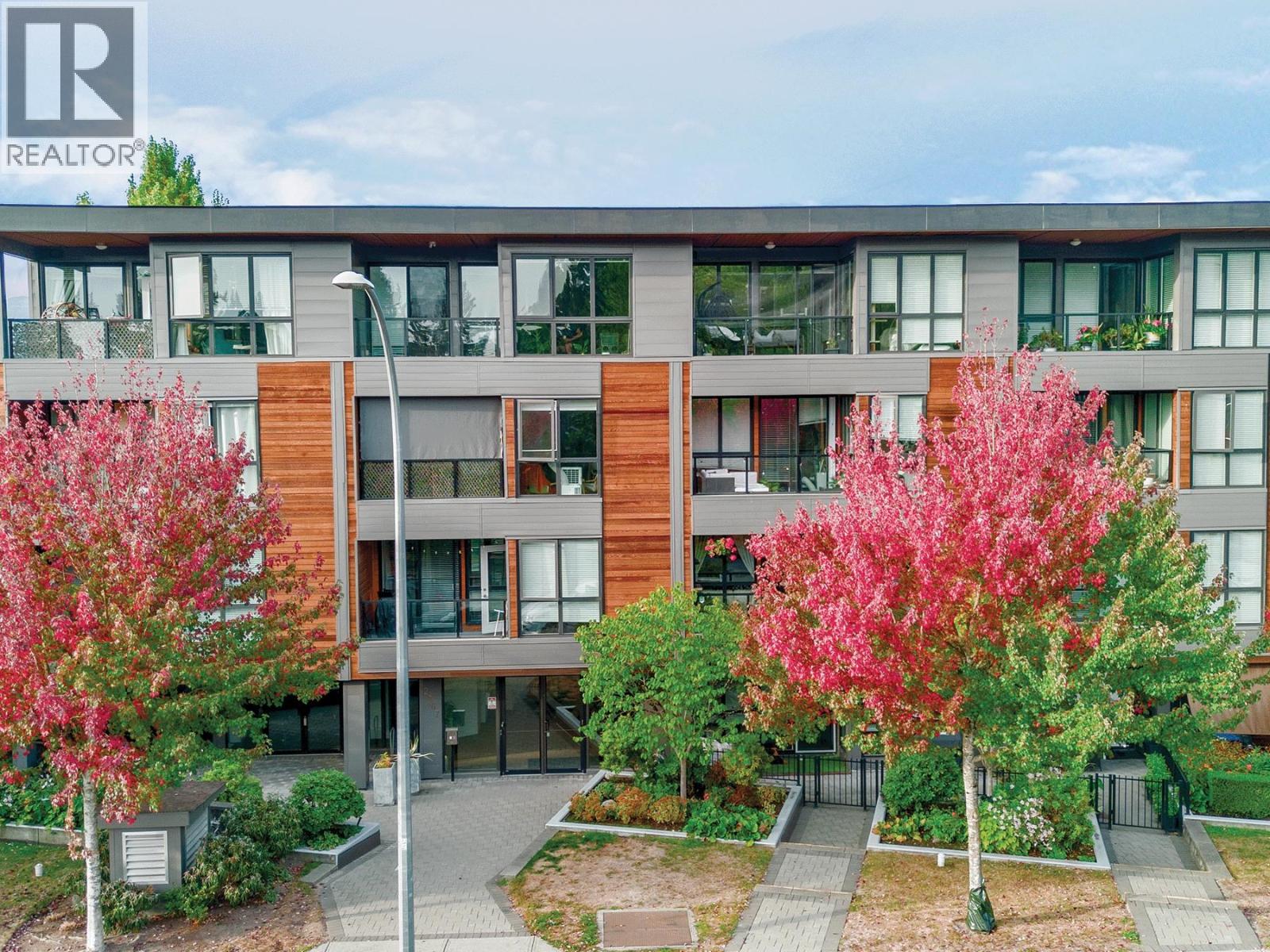 207 2267 Pitt River Road, Port Coquitlam, British Columbia  V3C 1R7 - Photo 2 - R3170025