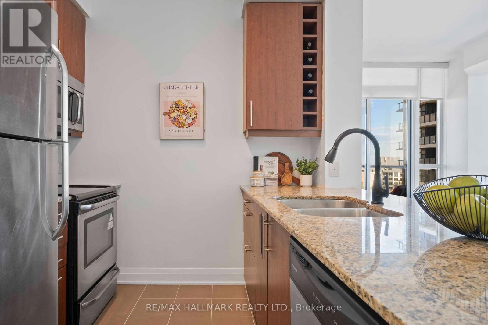 1404 - 530 St Clair Avenue W, Toronto, Ontario  M6C 0A2 - Photo 23 - C13845308