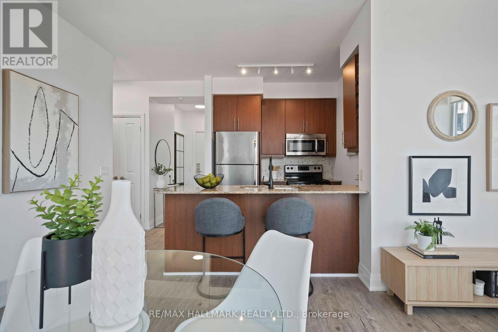 1404 - 530 St Clair Avenue W, Toronto, Ontario  M6C 0A2 - Photo 27 - C13845308