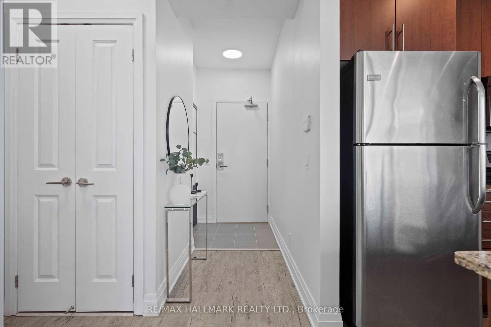 1404 - 530 St Clair Avenue W, Toronto, Ontario  M6C 0A2 - Photo 7 - C13845308
