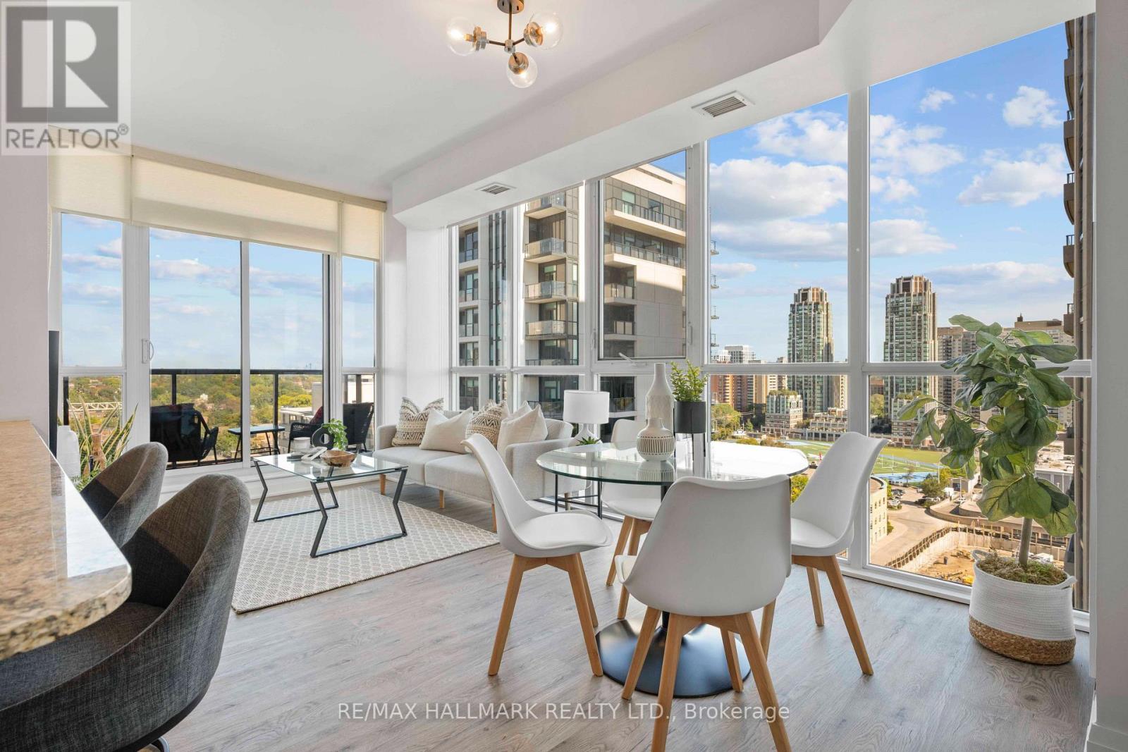 1404 - 530 St Clair Avenue W, Toronto, Ontario  M6C 0A2 - Photo 8 - C13845308