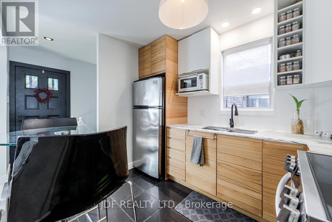 313 Vaughan Road, Toronto, Ontario  M5C 2N5 - Photo 14 - C13845394