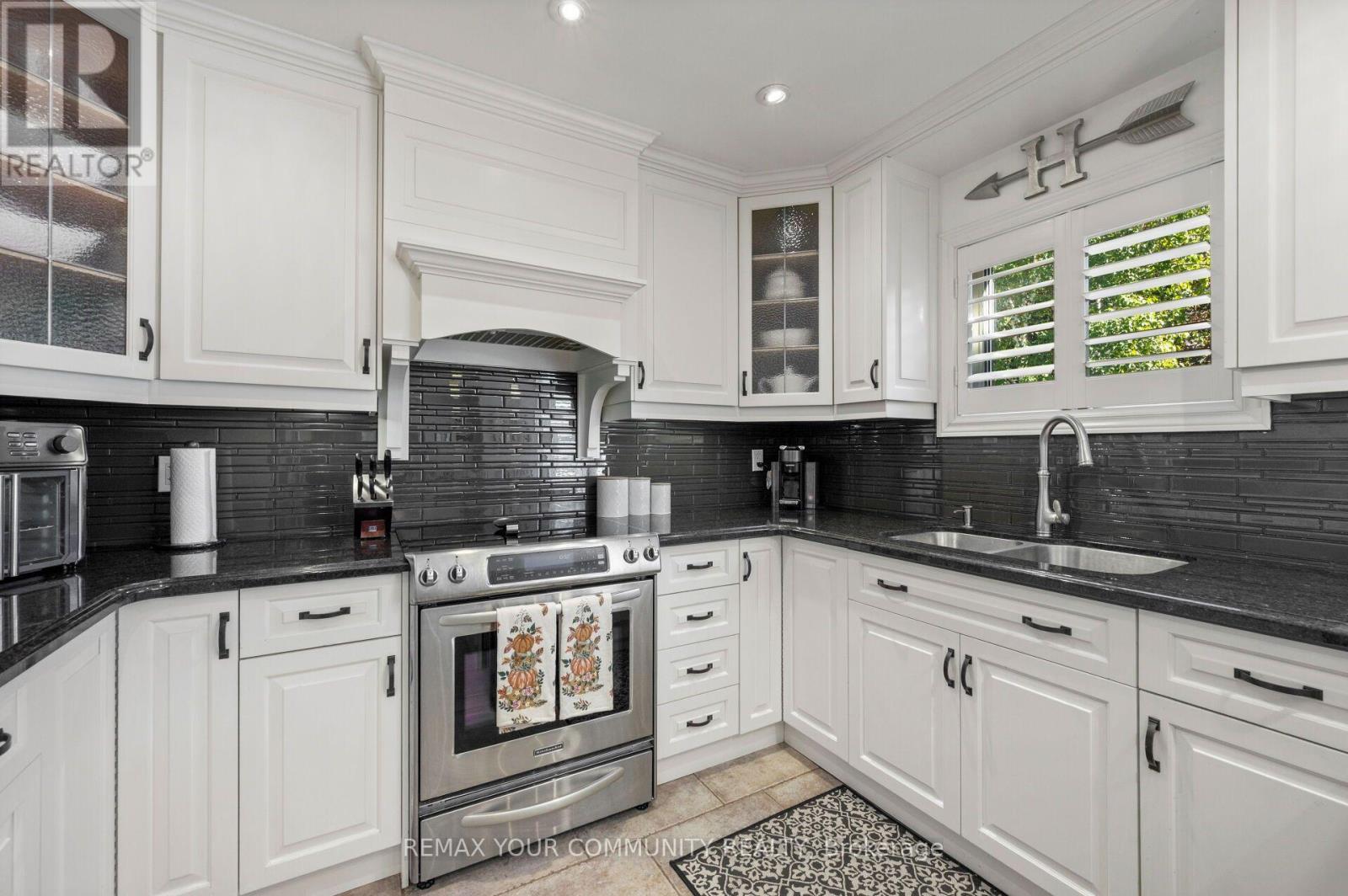 25 Albery Crescent, Aurora, Ontario  L4G 5R8 - Photo 11 - N13845242