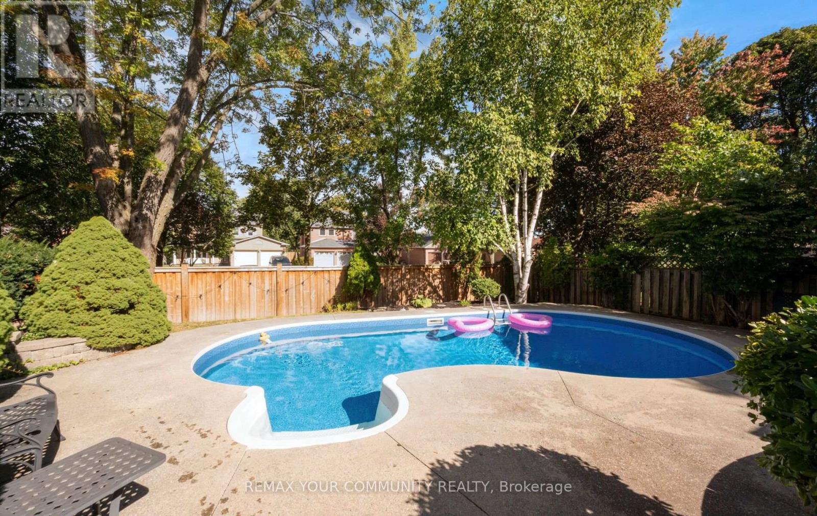 25 Albery Crescent, Aurora, Ontario  L4G 5R8 - Photo 2 - N13845242