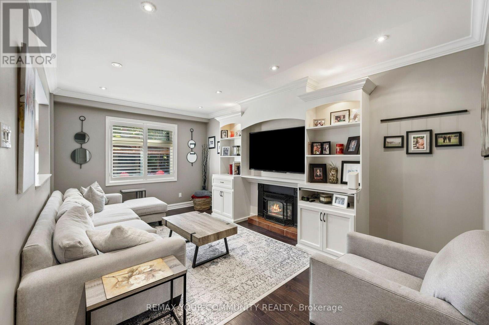 25 Albery Crescent, Aurora, Ontario  L4G 5R8 - Photo 6 - N13845242