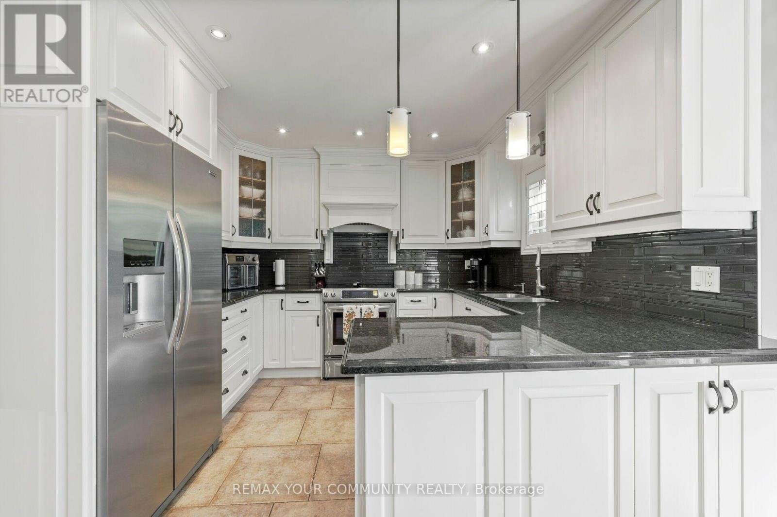 25 Albery Crescent, Aurora, Ontario  L4G 5R8 - Photo 8 - N13845242