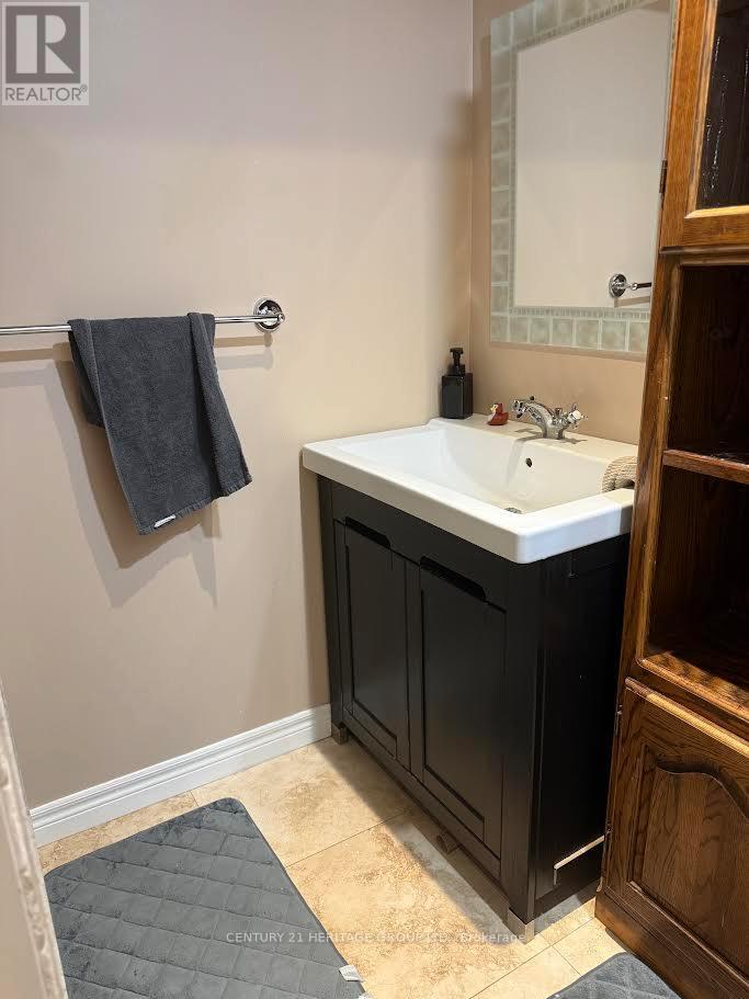 Bsmt - 154 Hollandview Trail, Aurora, Ontario  L4G 7K4 - Photo 6 - N13845248