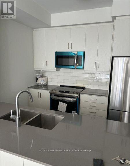 Th177 - 151 Honeycrisp Crescent, Vaughan, Ontario  L4K 0N6 - Photo 4 - N13845274