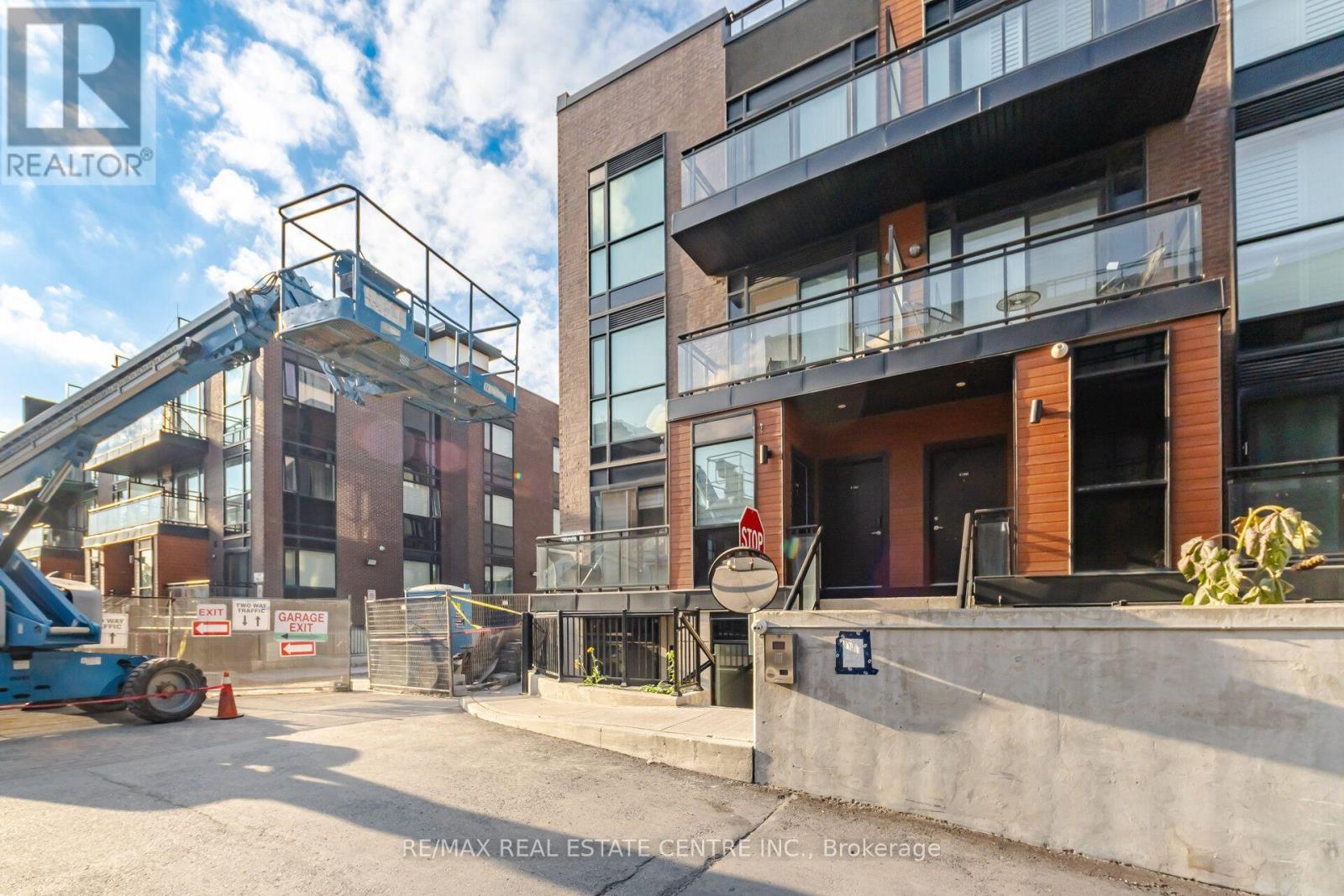 1402 - 5279 Highway 7, Vaughan, Ontario  L4L 0J1 - Photo 1 - N13845338