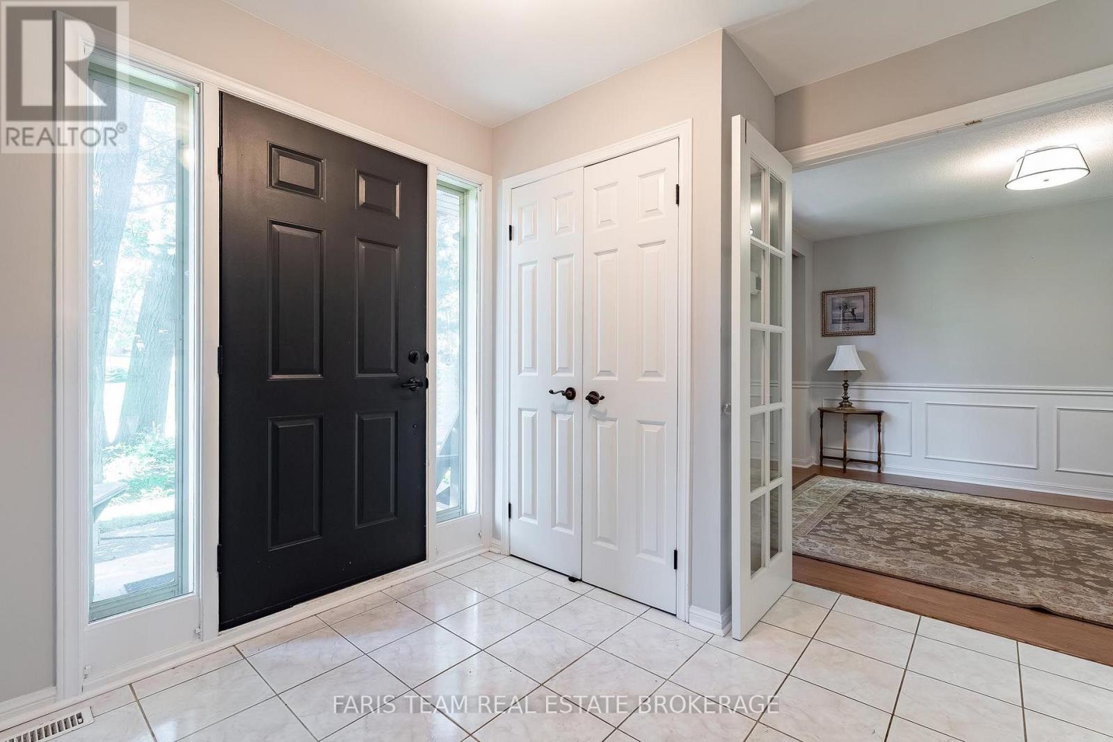 1 Susan Place, Barrie, Ontario  L4N 5P3 - Photo 5 - S13845306