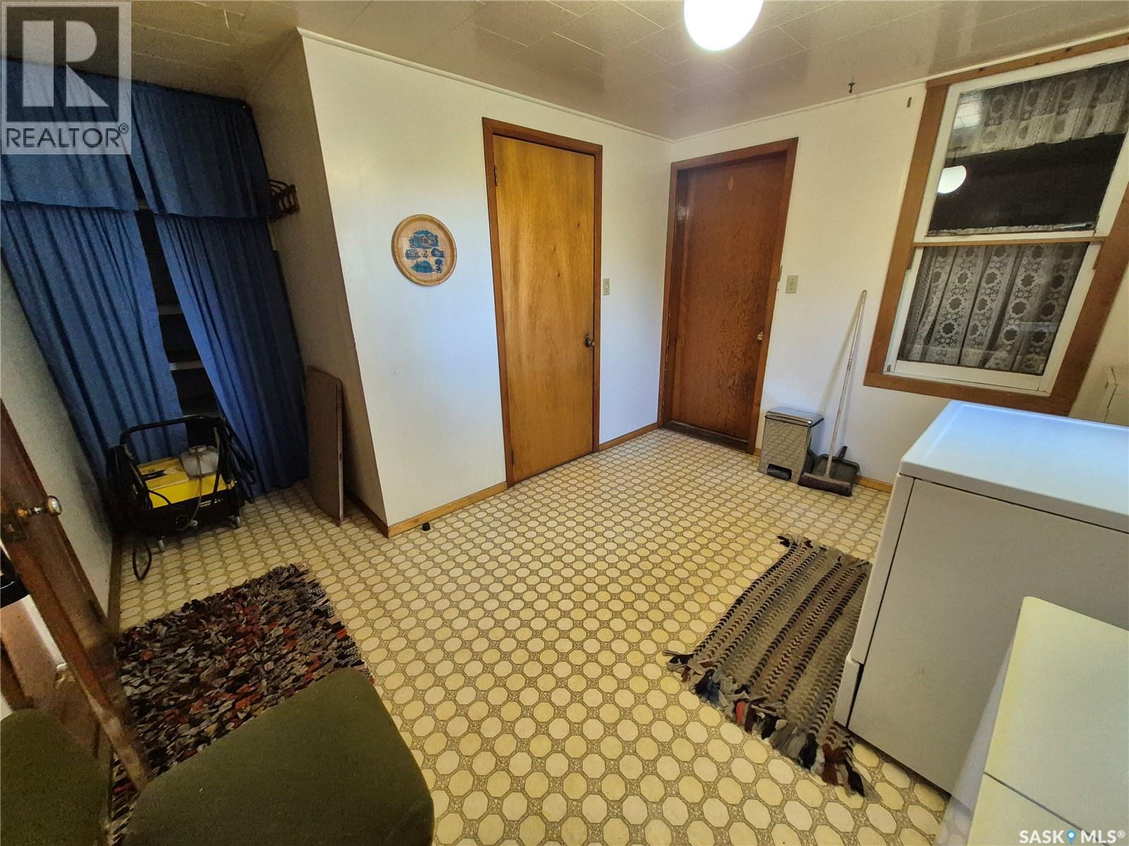 130 Forsyth Street, Radville, Saskatchewan  S0C 2G0 - Photo 11 - SK050003