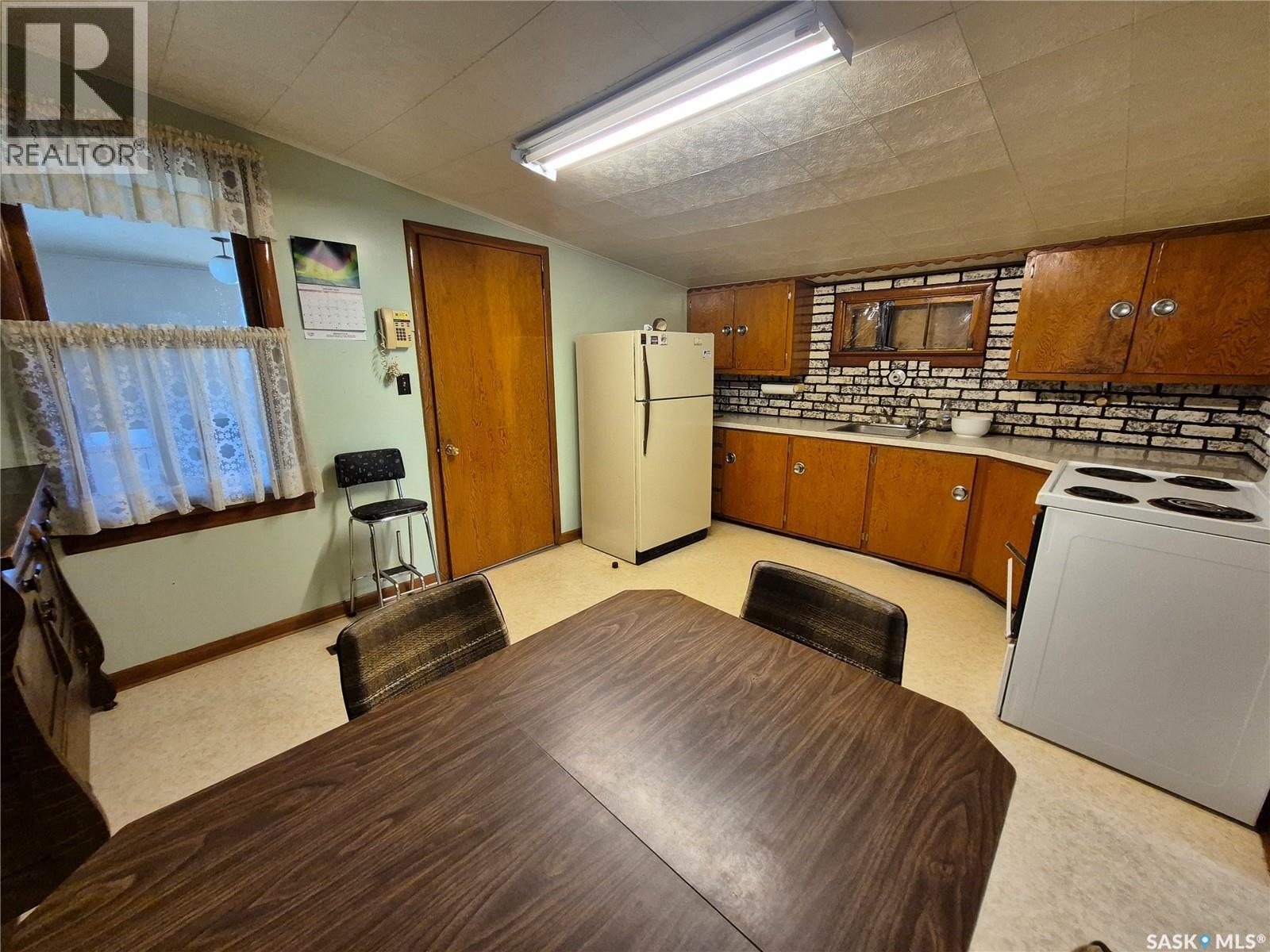 130 Forsyth Street, Radville, Saskatchewan  S0C 2G0 - Photo 18 - SK050003