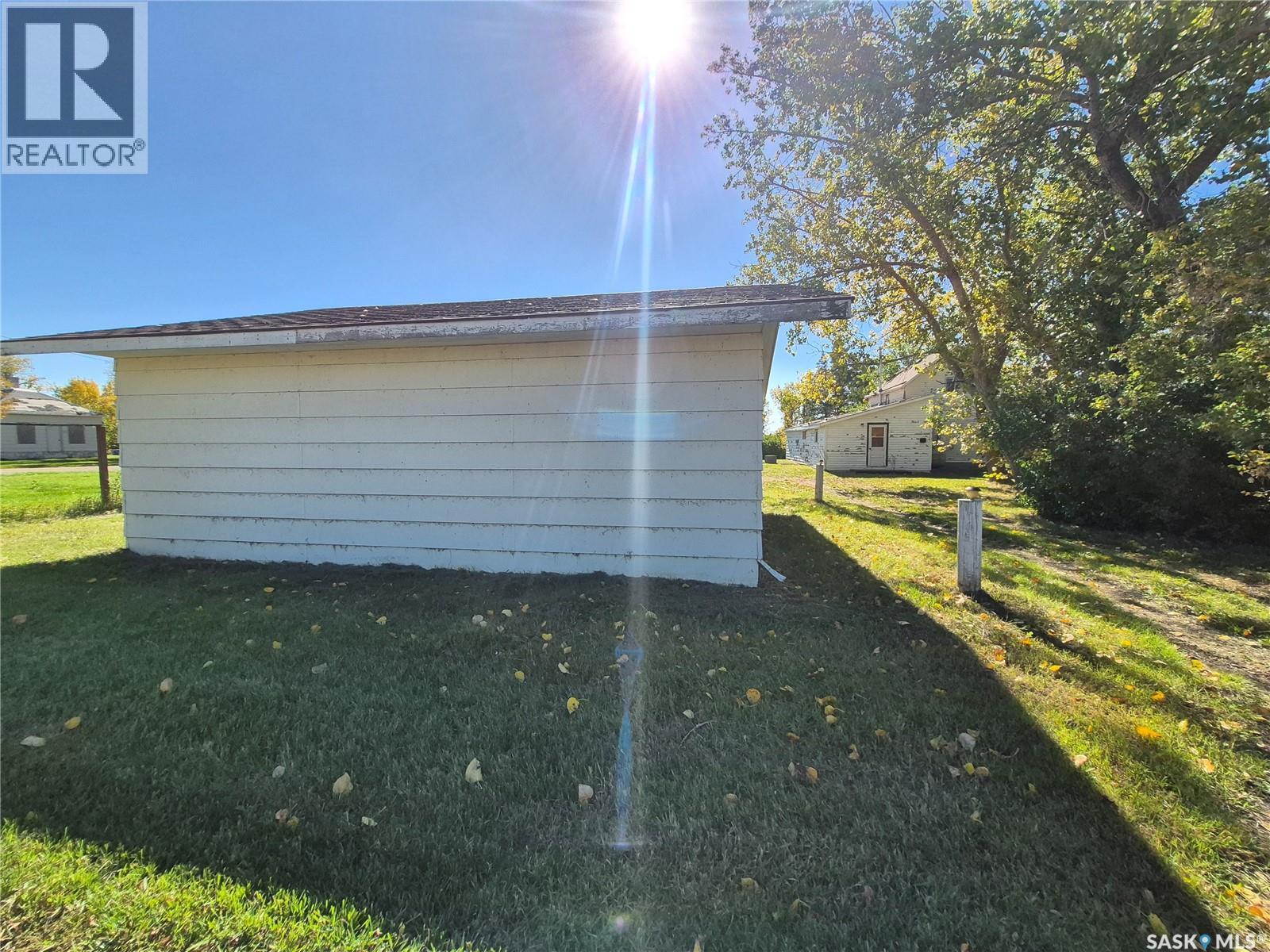 130 Forsyth Street, Radville, Saskatchewan  S0C 2G0 - Photo 6 - SK050003