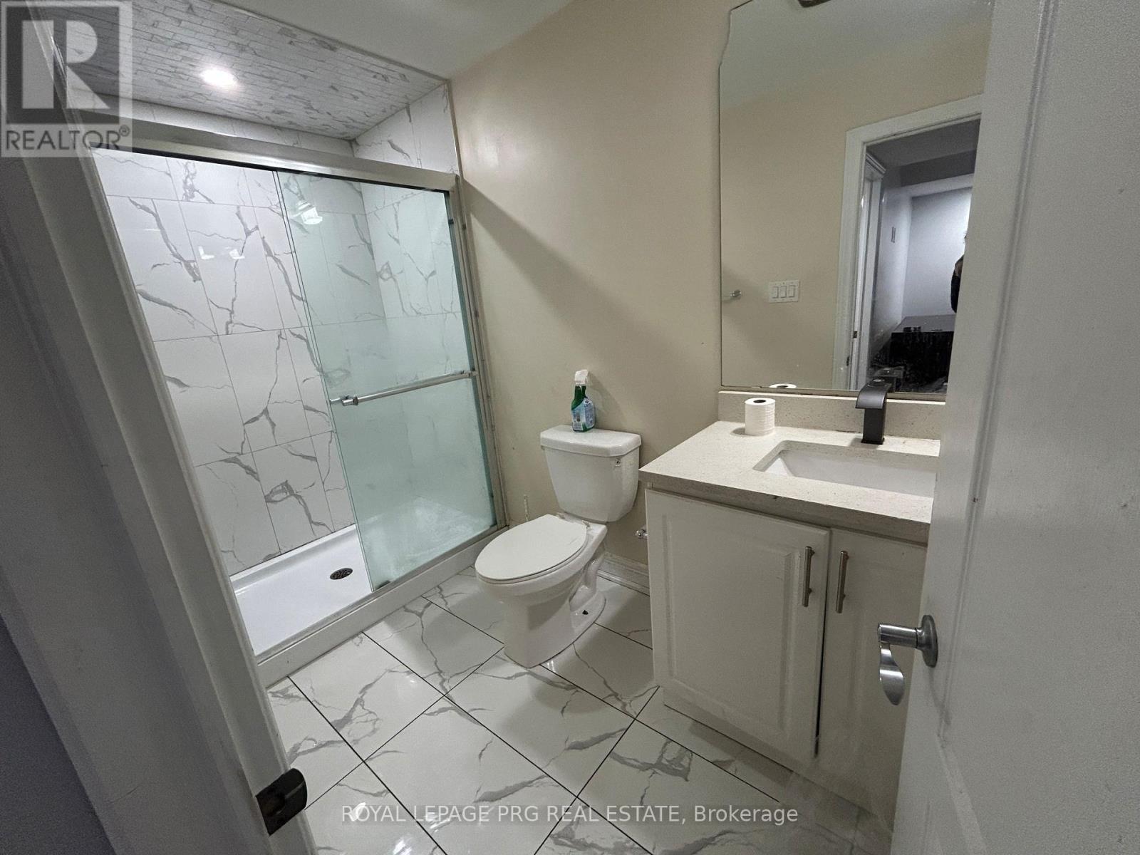 A - 11 Villagewood Street, Brampton, Ontario  L6P 2C4 - Photo 7 - W13841522