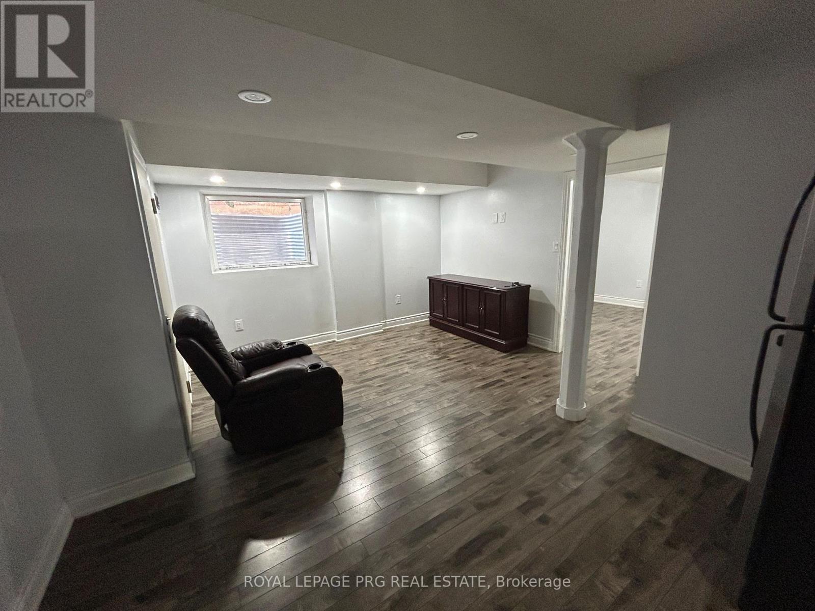A - 11 Villagewood Street, Brampton, Ontario  L6P 2C4 - Photo 5 - W13841522