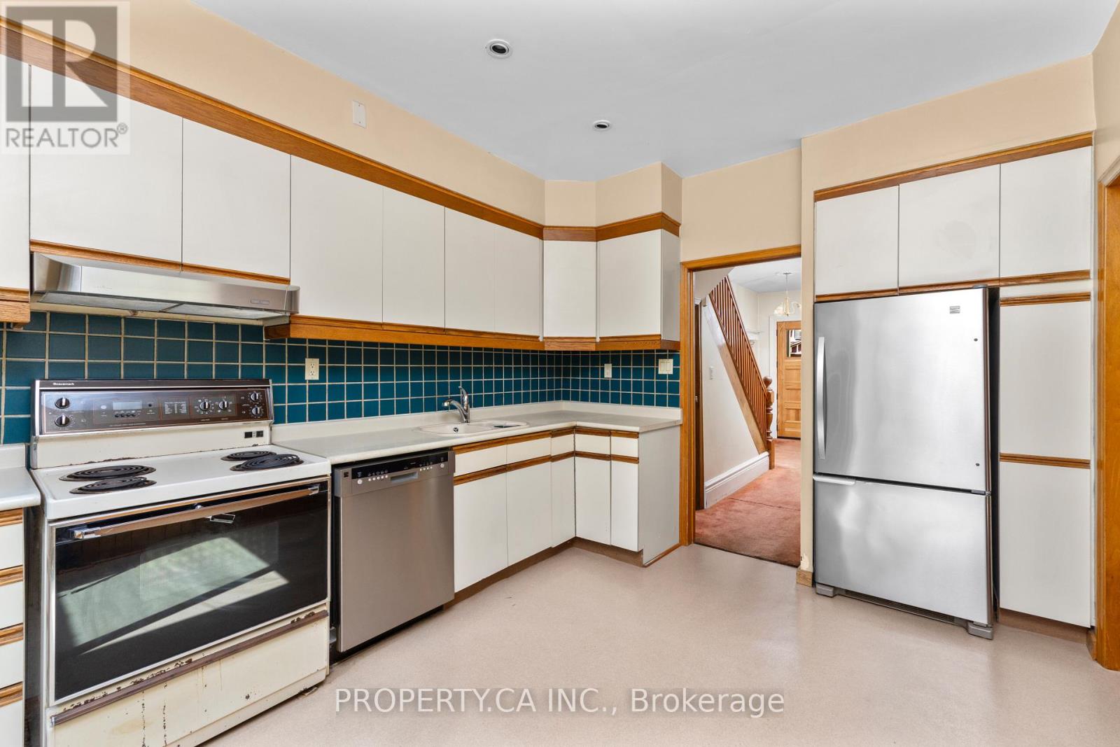 131 Pearson Avenue, Toronto, Ontario  M6R 1G4 - Photo 11 - W13845332