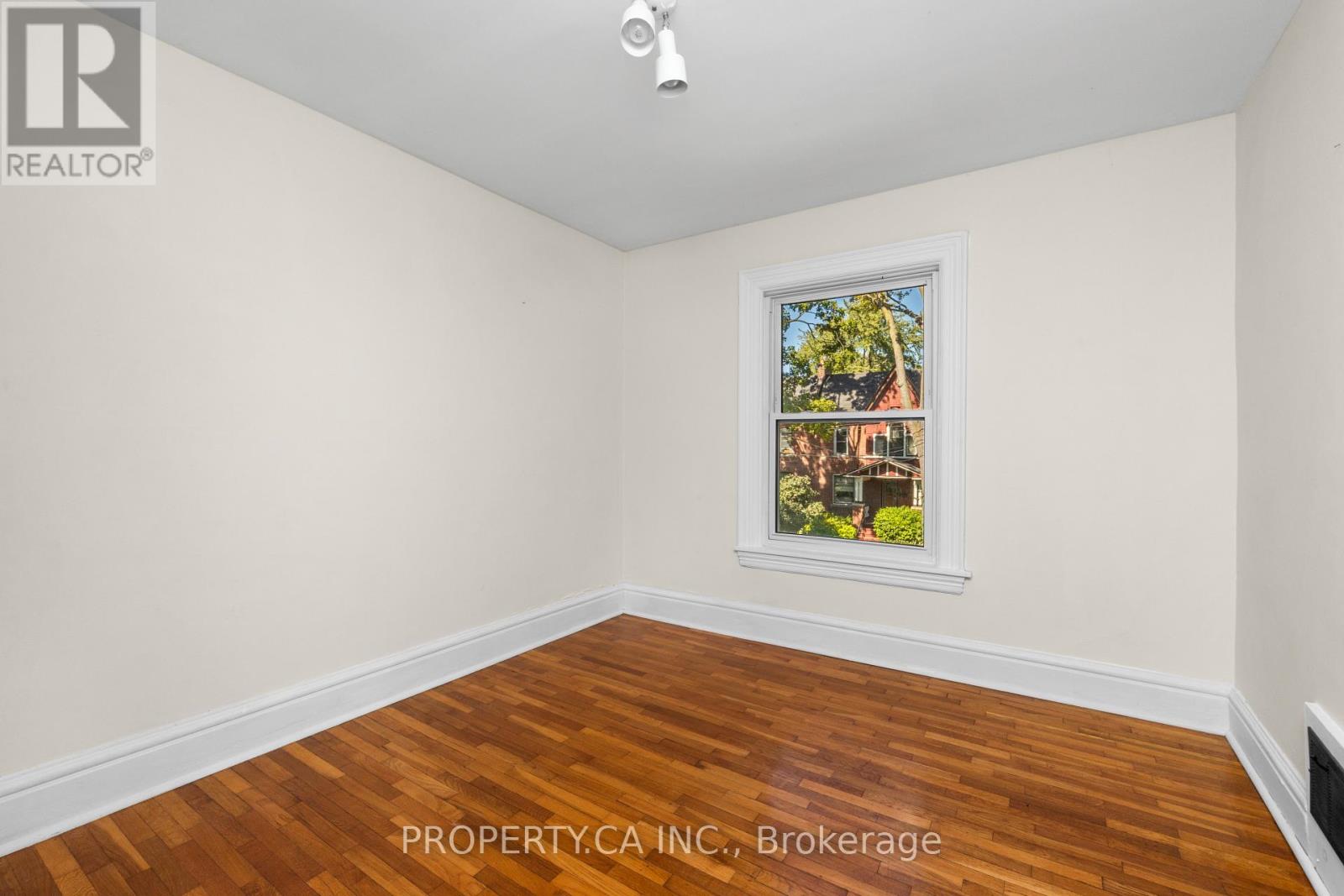 131 Pearson Avenue, Toronto, Ontario  M6R 1G4 - Photo 14 - W13845332