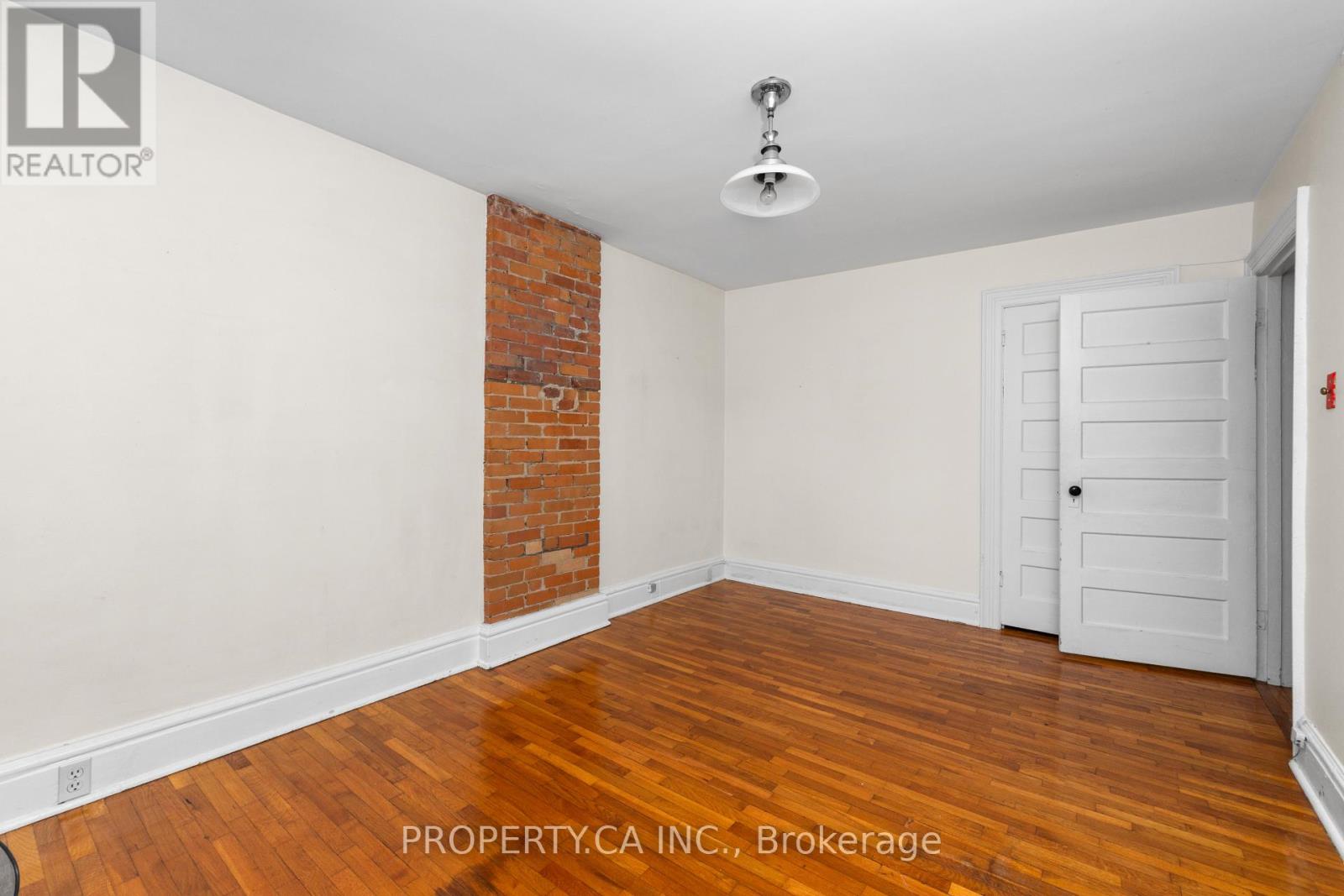131 Pearson Avenue, Toronto, Ontario  M6R 1G4 - Photo 17 - W13845332