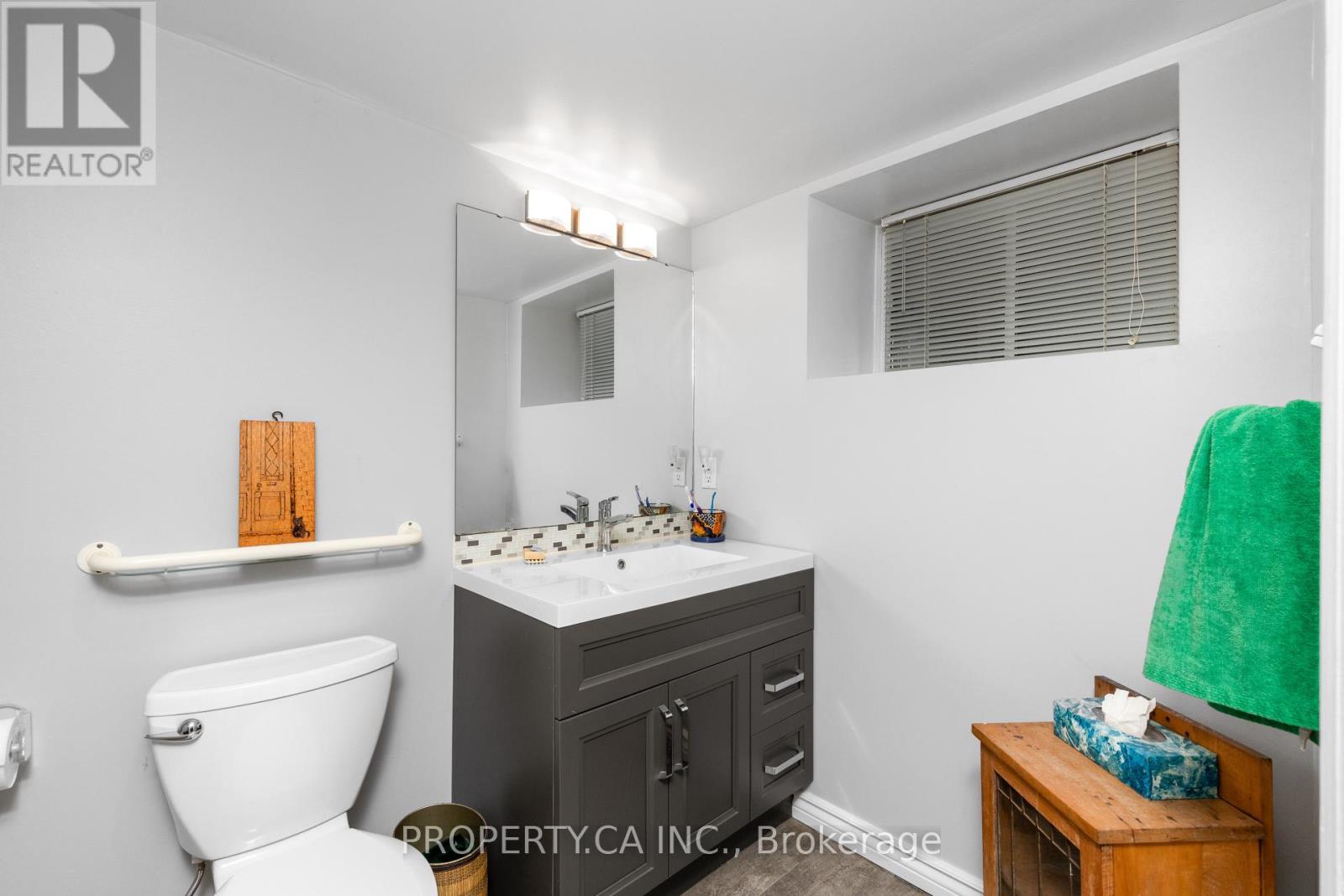 131 Pearson Avenue, Toronto, Ontario  M6R 1G4 - Photo 38 - W13845332