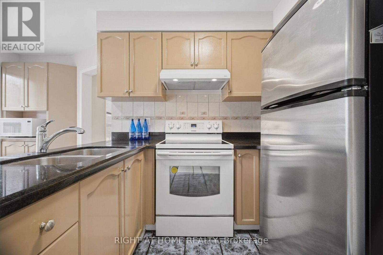 3970 Worthview Place, Mississauga, Ontario  L5N 6S7 - Photo 12 - W13845426
