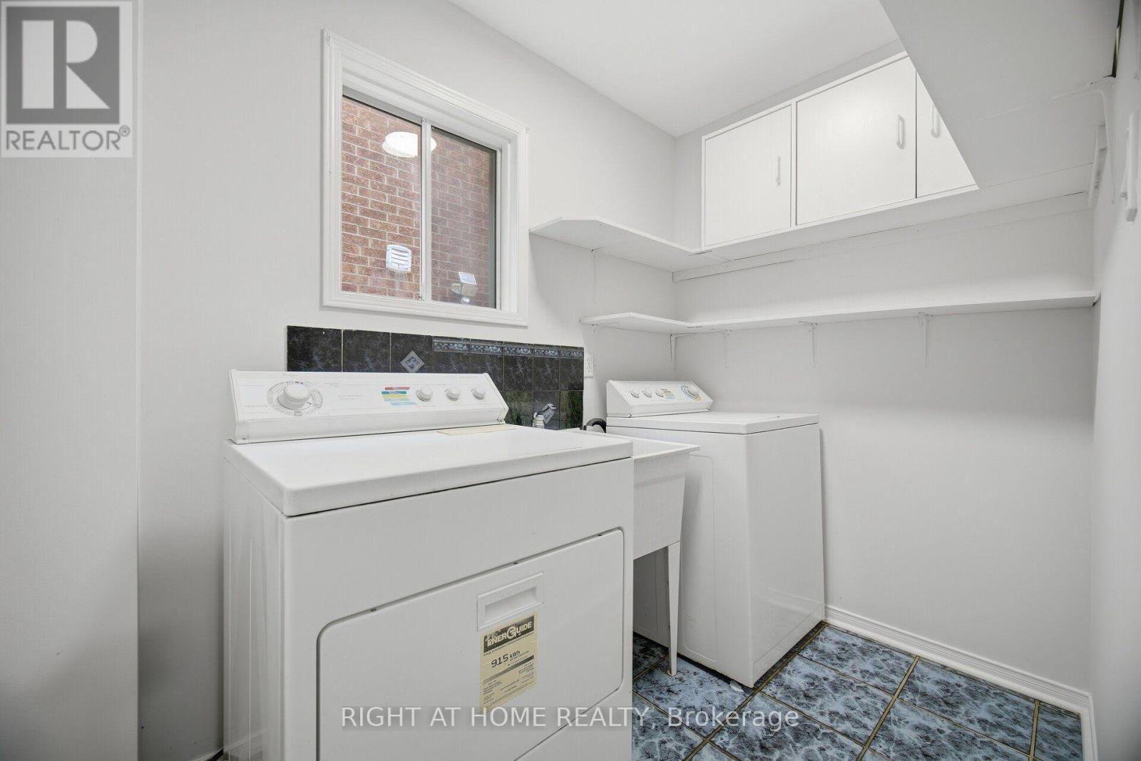 3970 Worthview Place, Mississauga, Ontario  L5N 6S7 - Photo 17 - W13845426