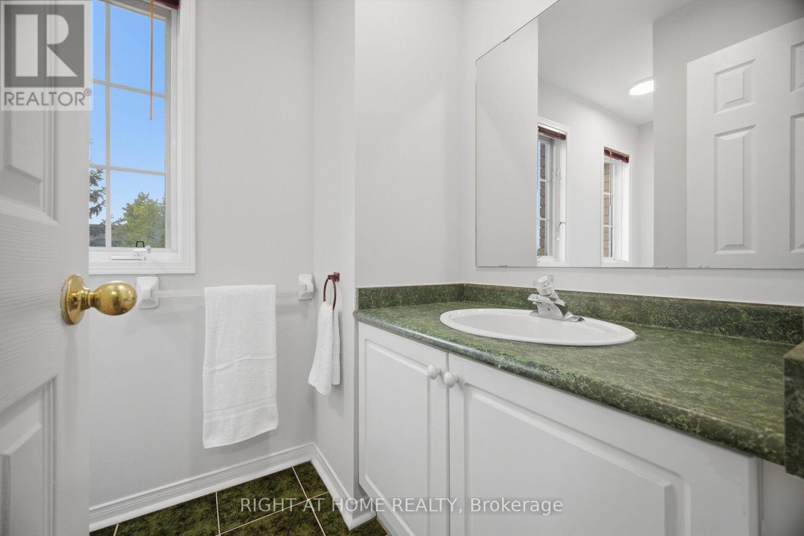 3970 Worthview Place, Mississauga, Ontario  L5N 6S7 - Photo 30 - W13845426