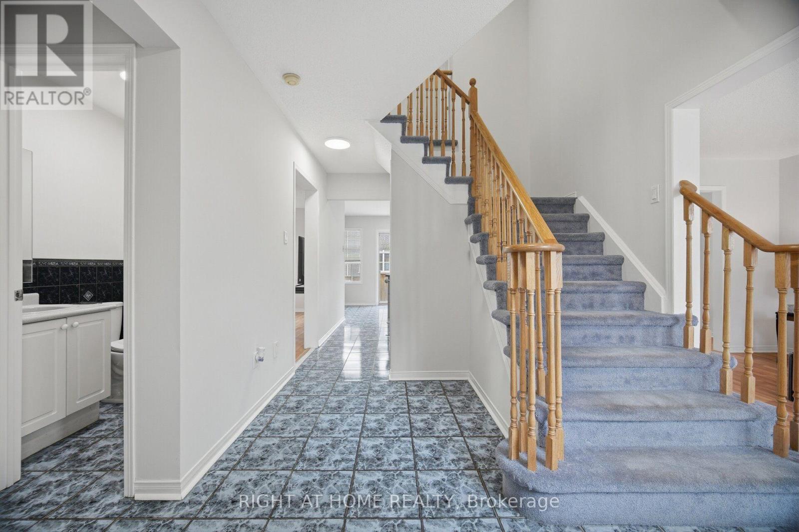 3970 Worthview Place, Mississauga, Ontario  L5N 6S7 - Photo 4 - W13845426