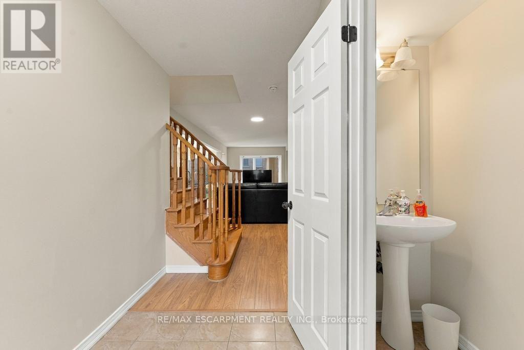 173 Whitwell Way, Hamilton, Ontario  L0R 1C0 - Photo 2 - X13845322