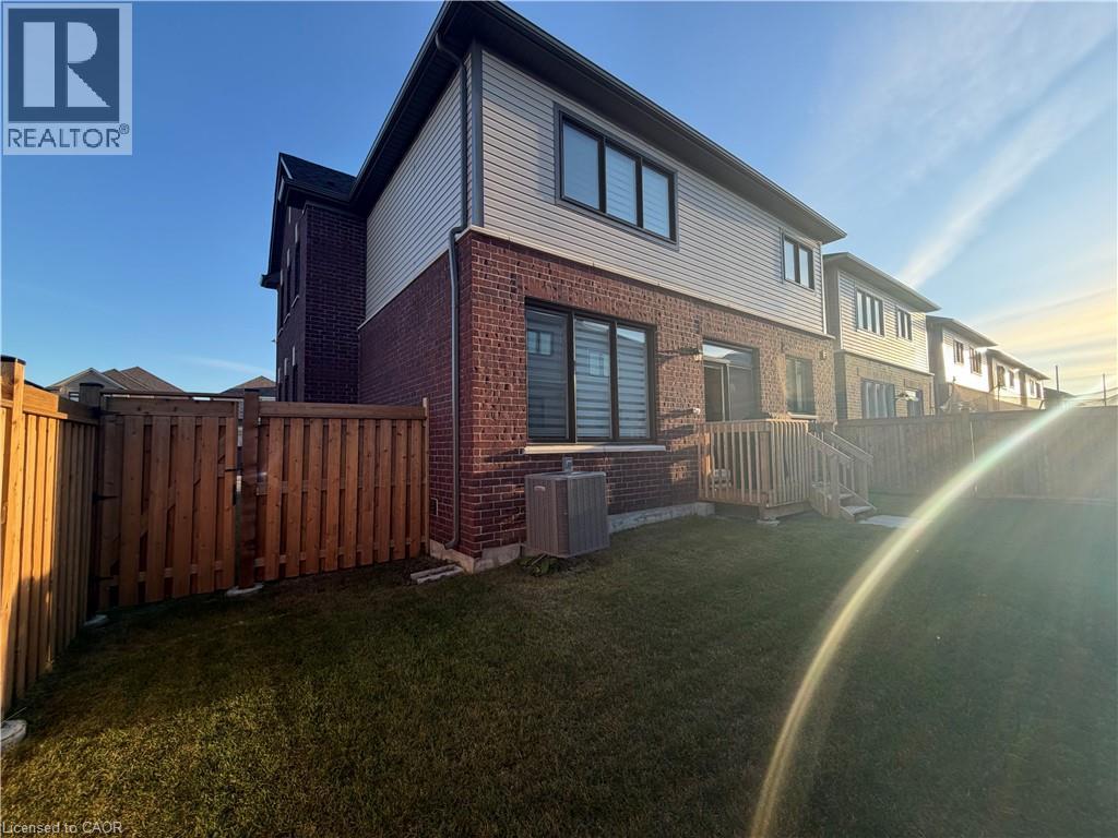 39 Phoenix Boulevard, Barrie, Ontario  L9J 0P6 - Photo 4 - 40867643