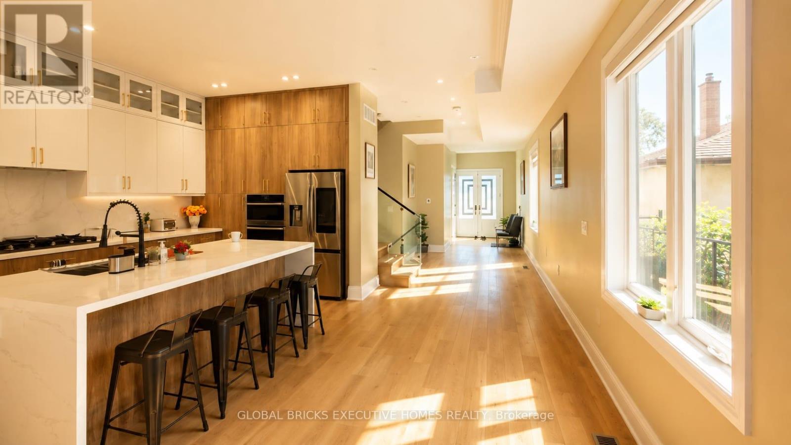 35 Luverne Avenue, Toronto, Ontario  M3H 1R7 - Photo 3 - C13740556
