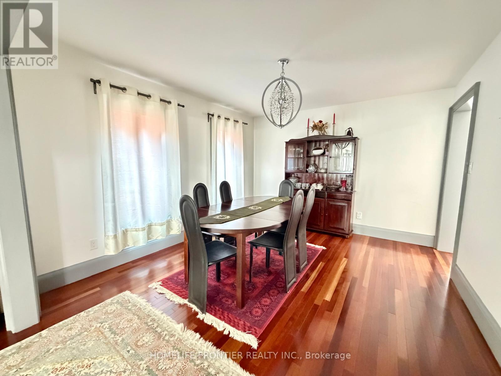 20 Bridewell Crescent, Richmond Hill, Ontario  L4C 9C4 - Photo 8 - N13650892