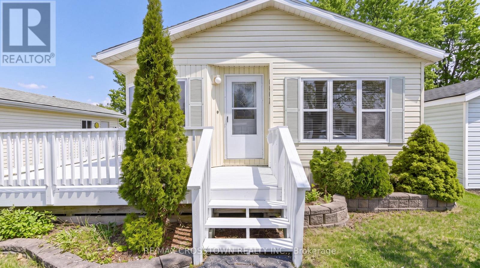 4101 Wesley Street, Severn, Ontario  L3V 0V4 - Photo 3 - S13501806
