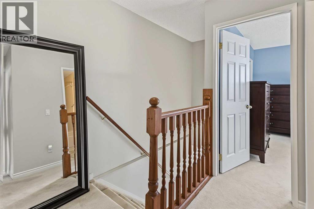 22 Deermeade Bay SE