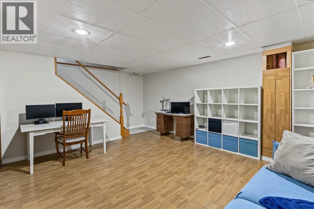 22 Deermeade Bay SE