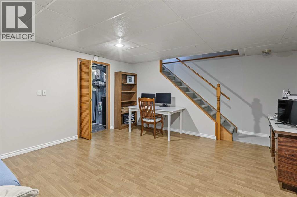 22 Deermeade Bay SE