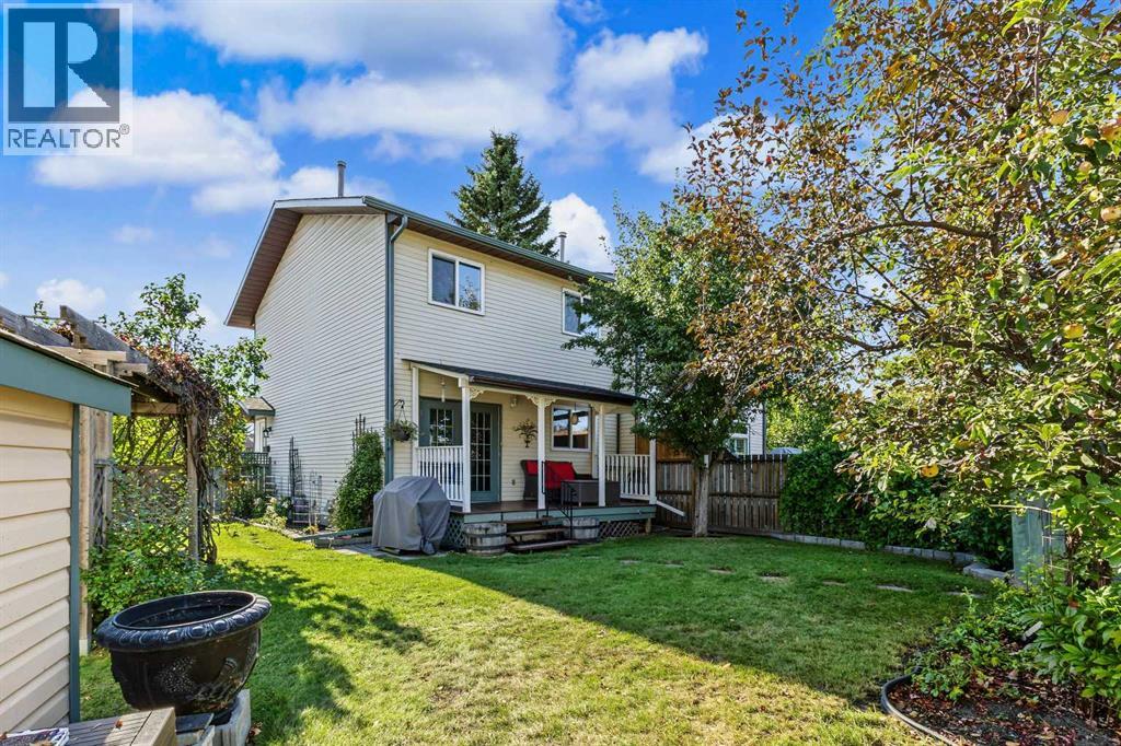 22 Deermeade Bay SE