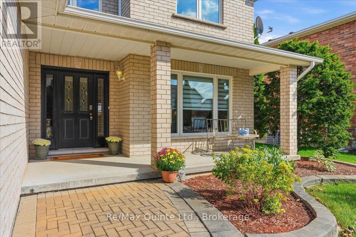 11 Huron Lane, Belleville, Ontario  K8N 5X5 - Photo 2 - X13845514