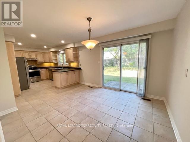 743 Fieldstone Road, Mississauga, Ontario  L5C 3K7 - Photo 12 - W13633576