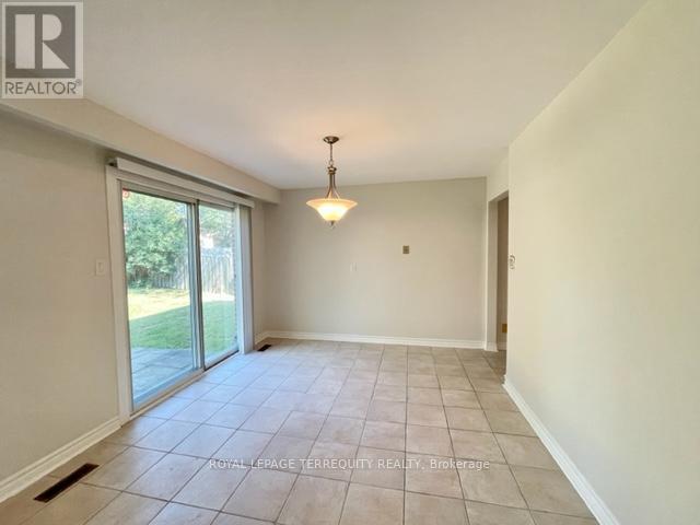743 Fieldstone Road, Mississauga, Ontario  L5C 3K7 - Photo 14 - W13633576