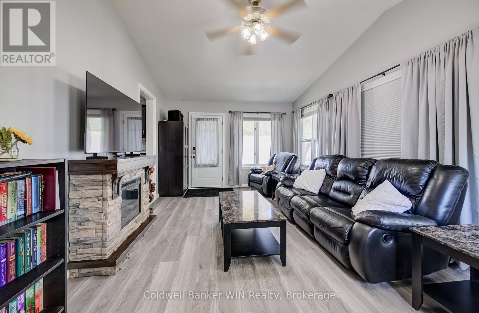 314 Wellington Street E, Wellington North, Ontario  N0G 2L2 - Photo 7 - X13845478