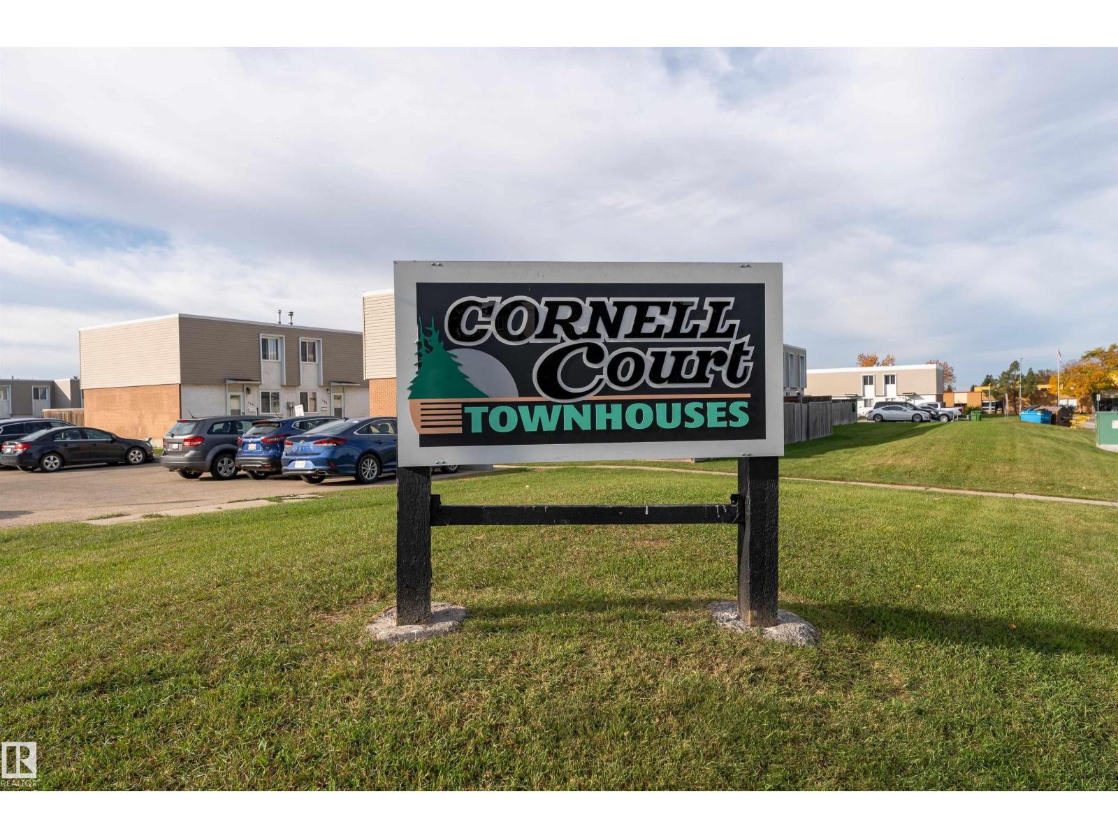 149 Cornell Co Nw, Edmonton, Alberta  T5C 3C3 - Photo 3 - E4511028