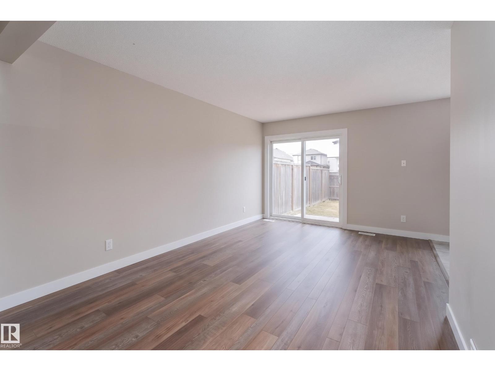 149 Cornell Co Nw, Edmonton, Alberta  T5C 3C3 - Photo 5 - E4511028