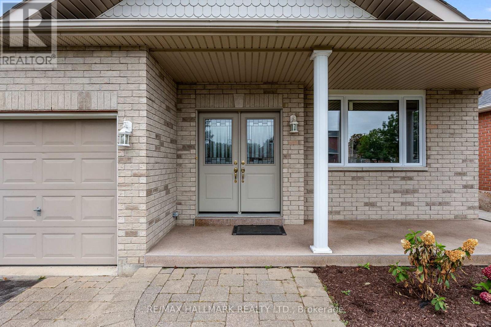 62 William Jose Court, Clarington, Ontario  L1B 1N6 - Photo 2 - E13845500
