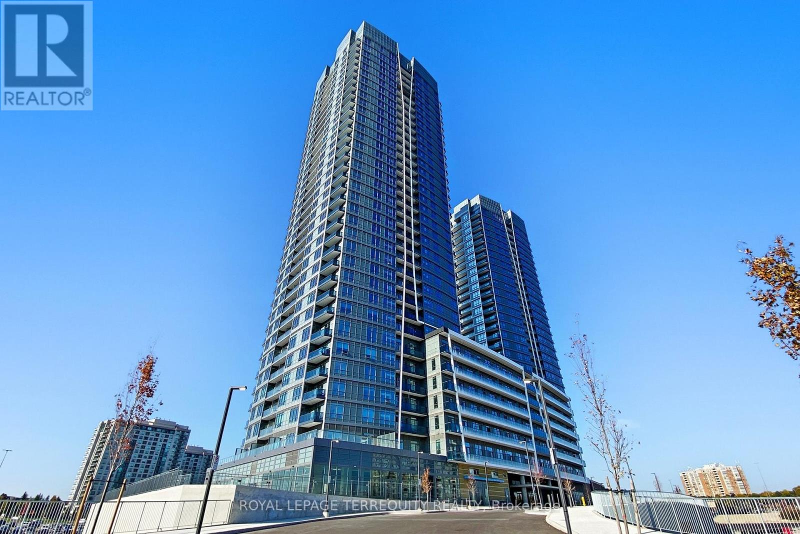 3103 - 30 UPPER MALL WAY