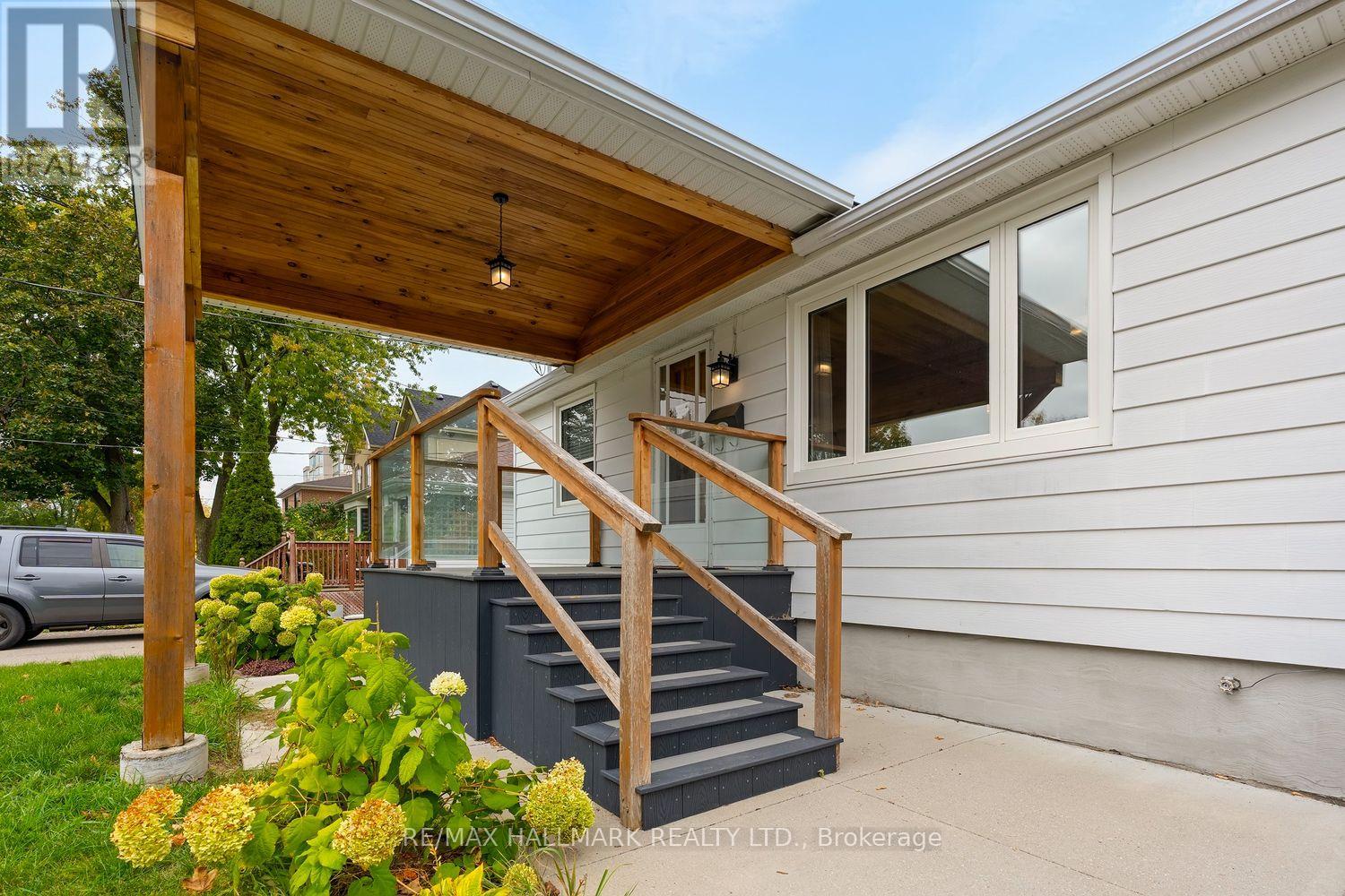245 Elmwood Avenue, Richmond Hill, Ontario  L4C 1L3 - Photo 12 - N13824940
