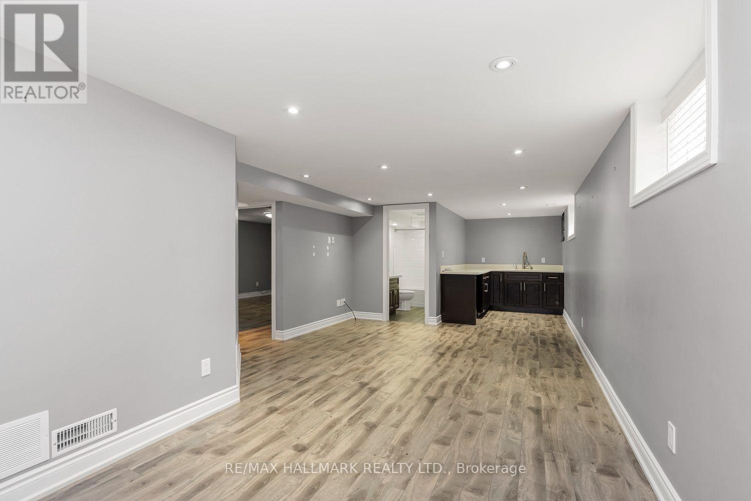 245 Elmwood Avenue, Richmond Hill, Ontario  L4C 1L3 - Photo 8 - N13824940