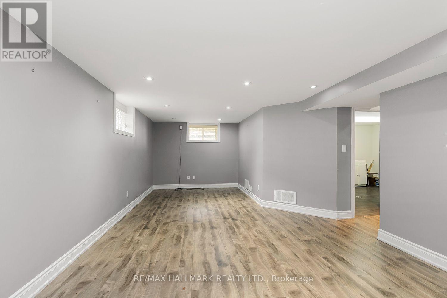 245 Elmwood Avenue, Richmond Hill, Ontario  L4C 1L3 - Photo 9 - N13824940