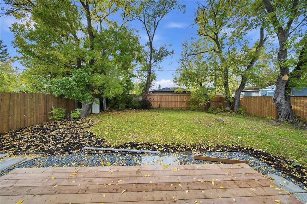 11 Berwyn Bay, Winnipeg, Manitoba  R2C 2W1 - Photo 30 - 202624468